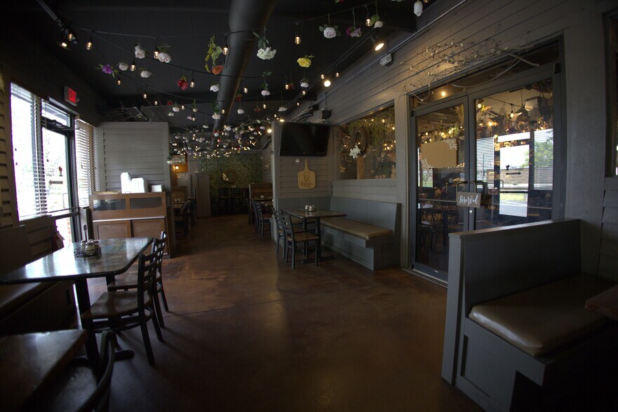 More Photos Of 5020 Cambridge Way, Plainfield Restaurant For Sale