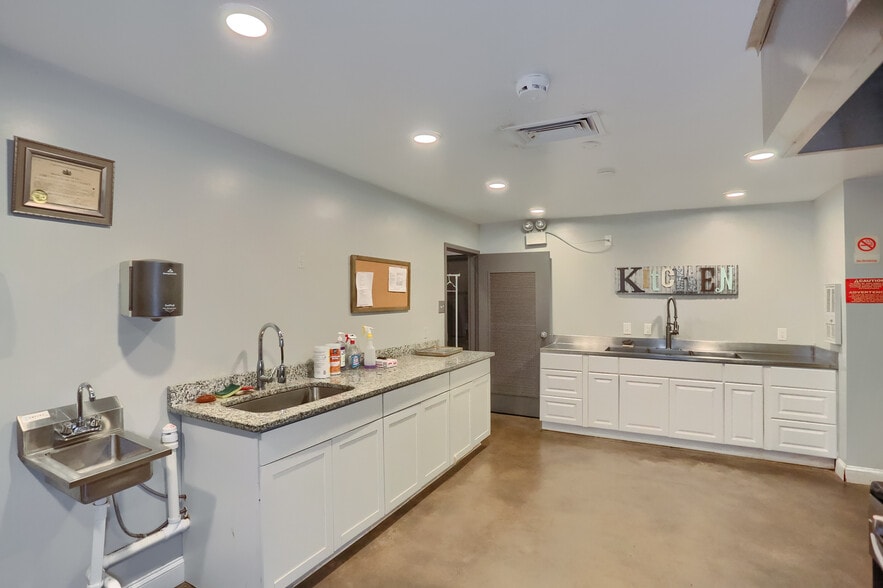 More Photos Of 4512 State St, Edinburg Lodge Meeting Hall For Sale