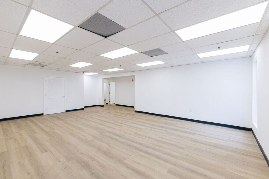 More Photos Of 4200 N 29th Ave, Hollywood Unknown For Lease