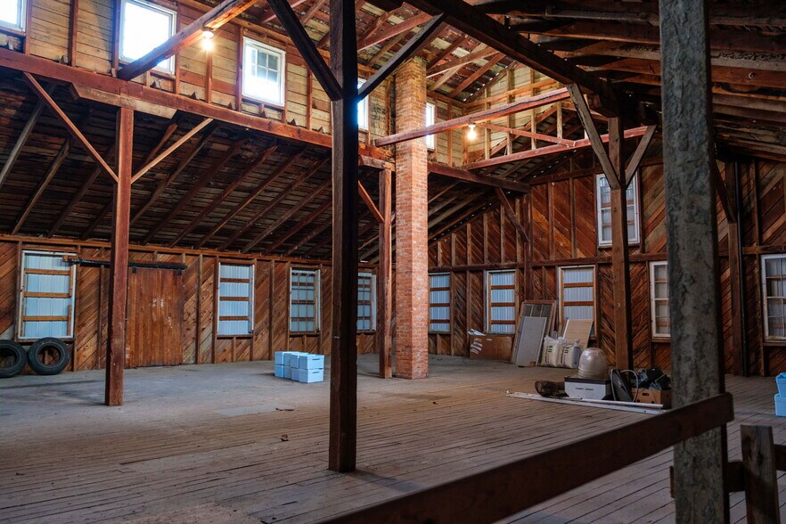 More Photos Of 180 Hollar Circle, Timberville Warehouse For Sale