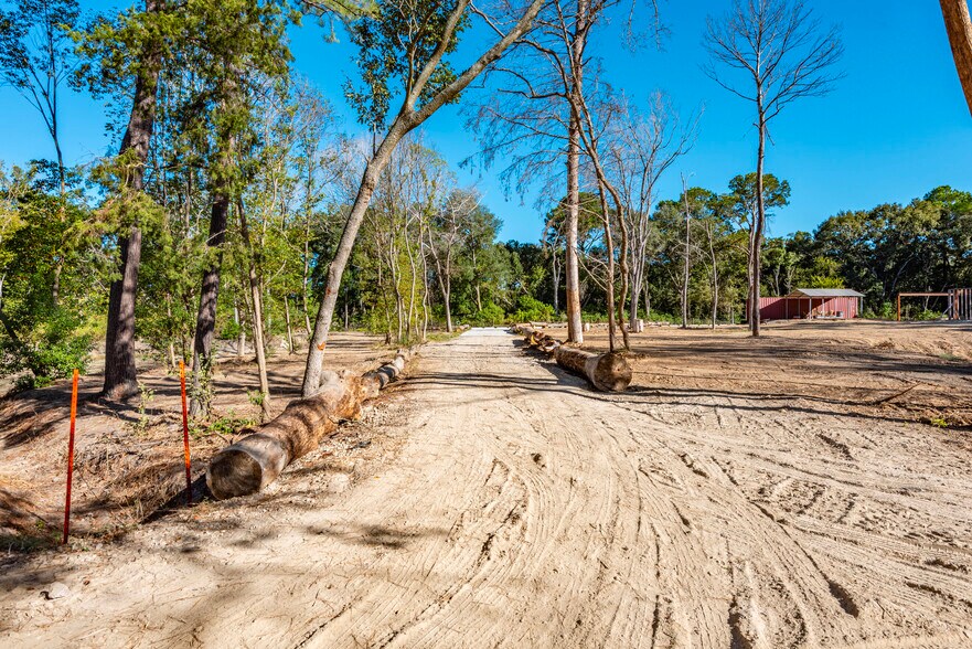 More Photos Of 225 Foster Street, Alvin Land For Sale