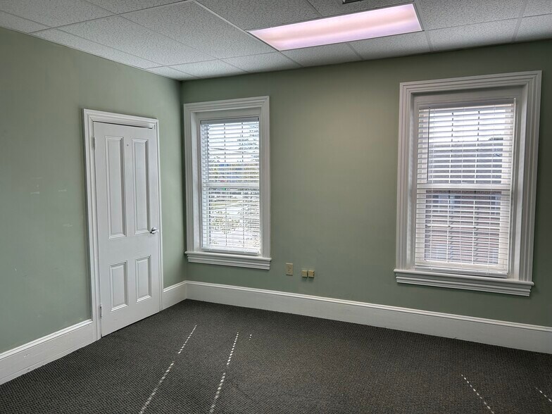 More Photos Of 555 2nd Ave, Collegeville Medical For Lease