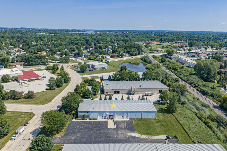 More Photos Of 1725 Suburban Dr, De Pere Manufacturing For Sale
