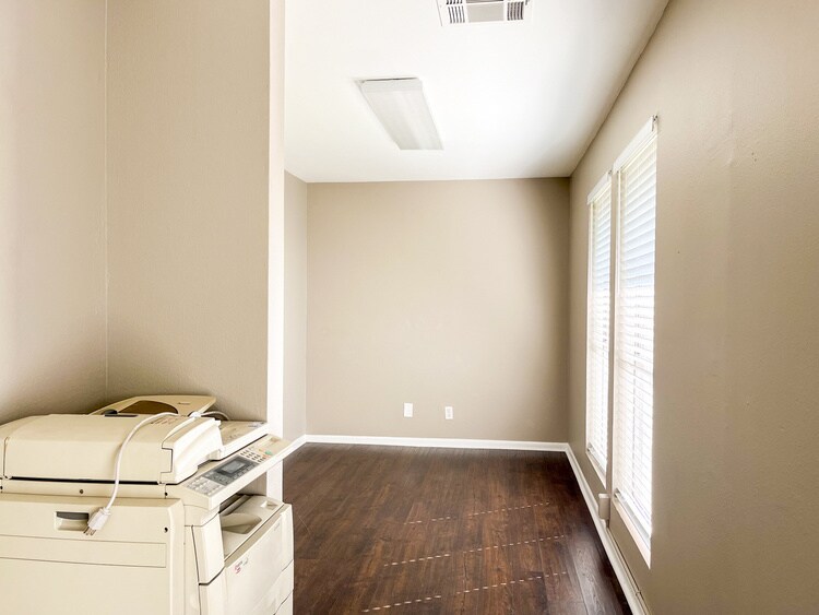 More Photos Of , Baton Rouge Office For Sale