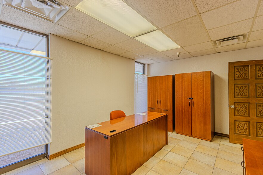 More Photos Of 201 S Darrington Rd, Horizon City Research And Development For Lease