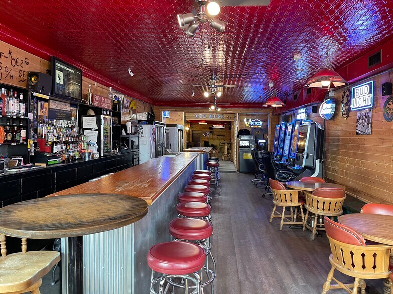 More Photos Of 203 Whinery, Binford Casino For Sale