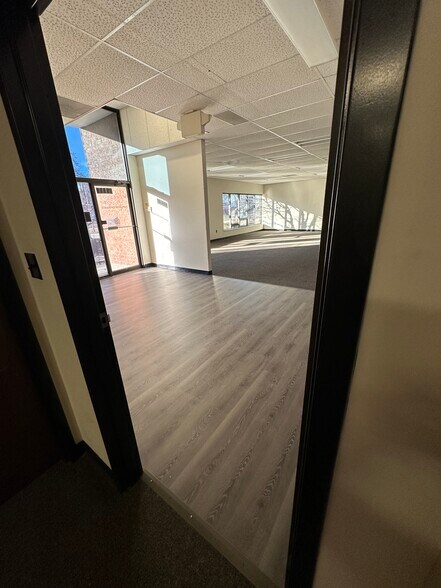 More Photos Of 12125 Bridgeton Sq, Bridgeton Office Residential For Lease
