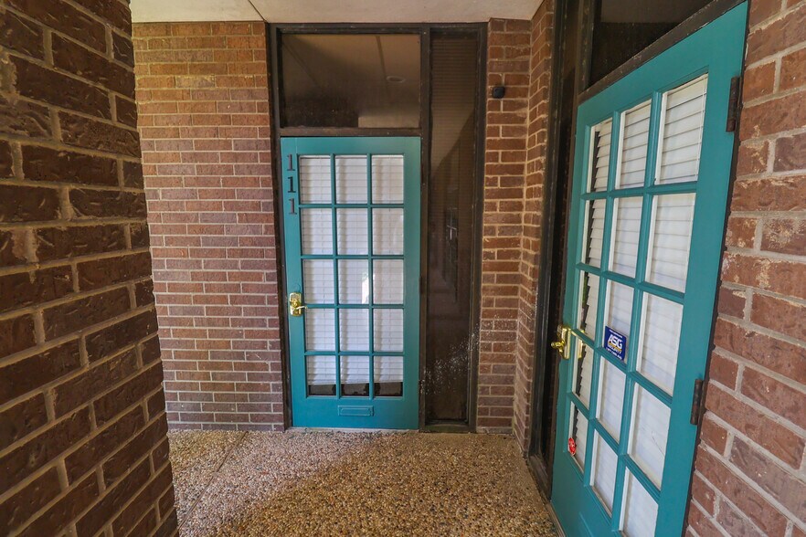 More Photos Of 13131 Champions Dr, Houston Medical For Lease