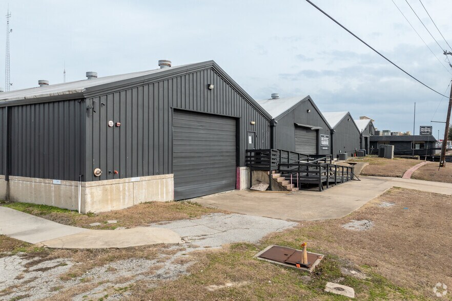 Primary Photo Of 1411 S Goliad St, Rockwall Distribution For Lease