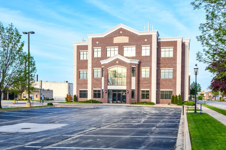 More Photos Of 444 Reid St, De Pere Office For Lease