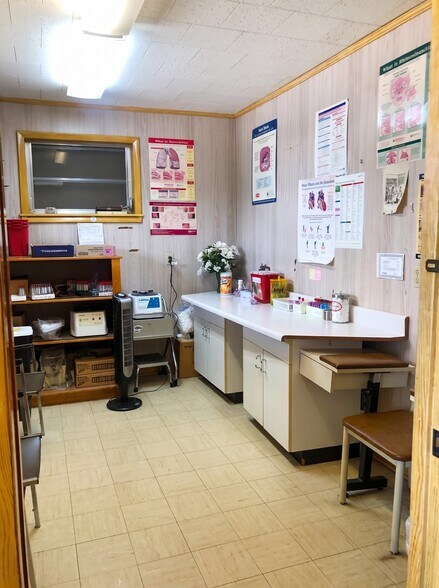 More Photos Of 302 W Main St, Bowling Green Healthcare For Sale