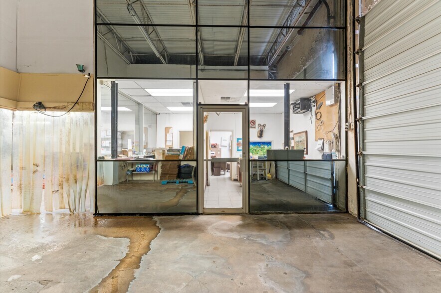 More Photos Of 1440 Cedar Post Ln, Houston Warehouse For Sale