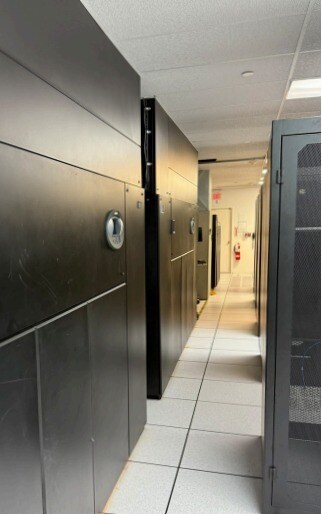 More Photos Of 215 Traders Blvd E, Mississauga Flex For Lease
