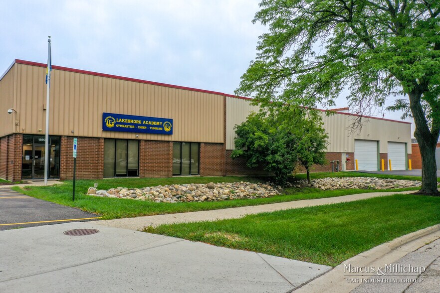 Primary Photo Of 1870 Elmdale Ave, Glenview Warehouse For Sale