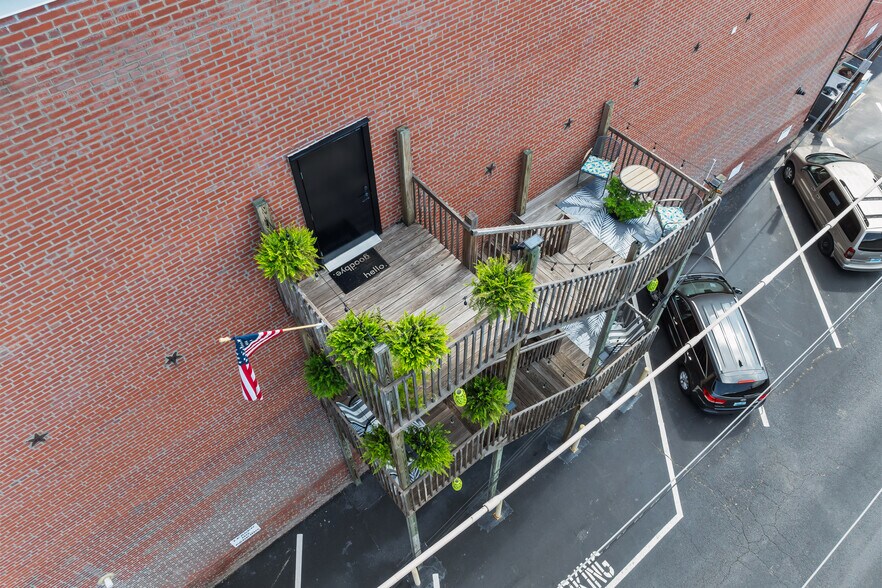 More Photos Of 120 N Elm St, Henderson Storefront Retail Residential For Sale