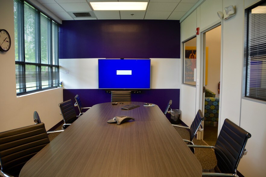 More Photos Of 101 Cosgrove Hill Ave, Chapel Hill Medical For Sale