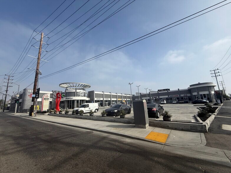 More Photos Of 1530 S Alameda St, Los Angeles General Retail For Lease