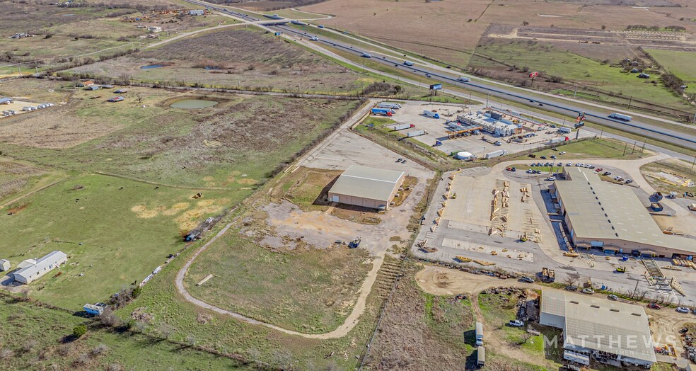 More Photos Of 75 County Road 372, Jarrell Warehouse For Lease