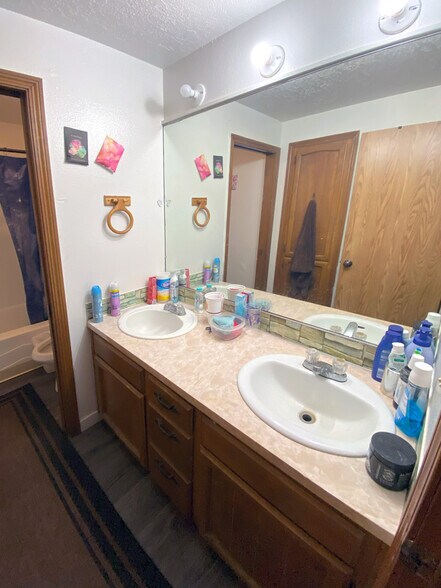 More Photos Of 4805 Buffalo Dr SE, Salem Multifamily For Sale