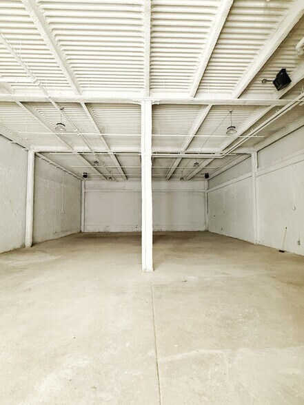 More Photos Of 55-57 N 9th St, Brooklyn Storefront For Lease