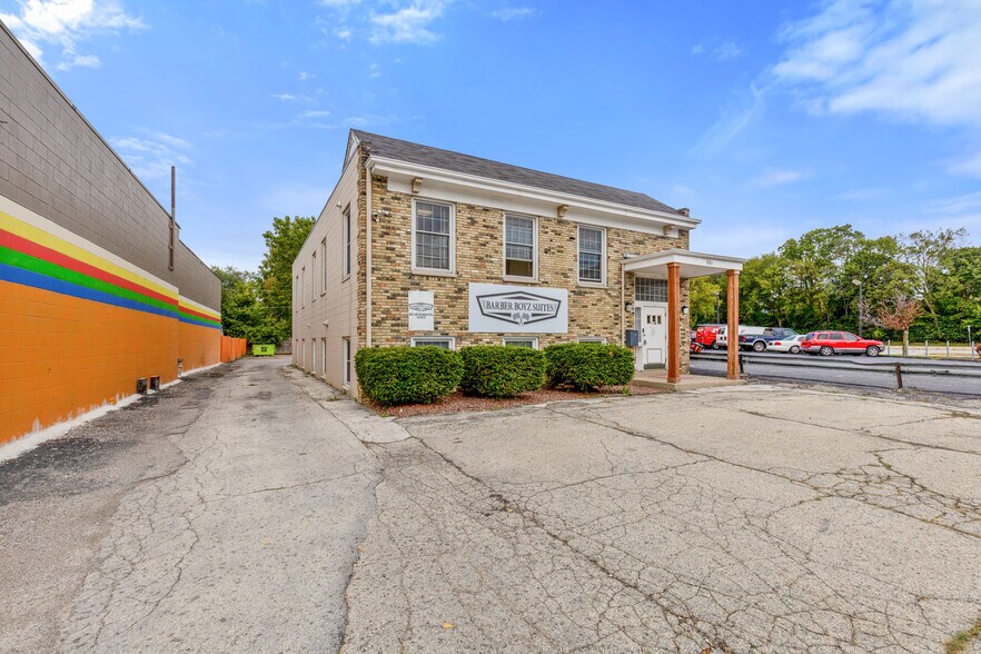 More Photos Of 7161 N 43rd St, Milwaukee Office For Sale