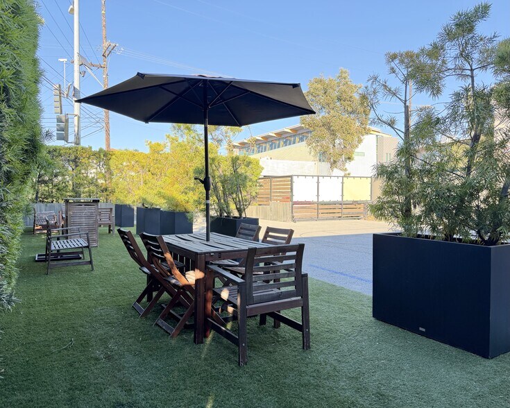 More Photos Of 1920 Olympic Blvd, Santa Monica Loft Creative Space For Lease