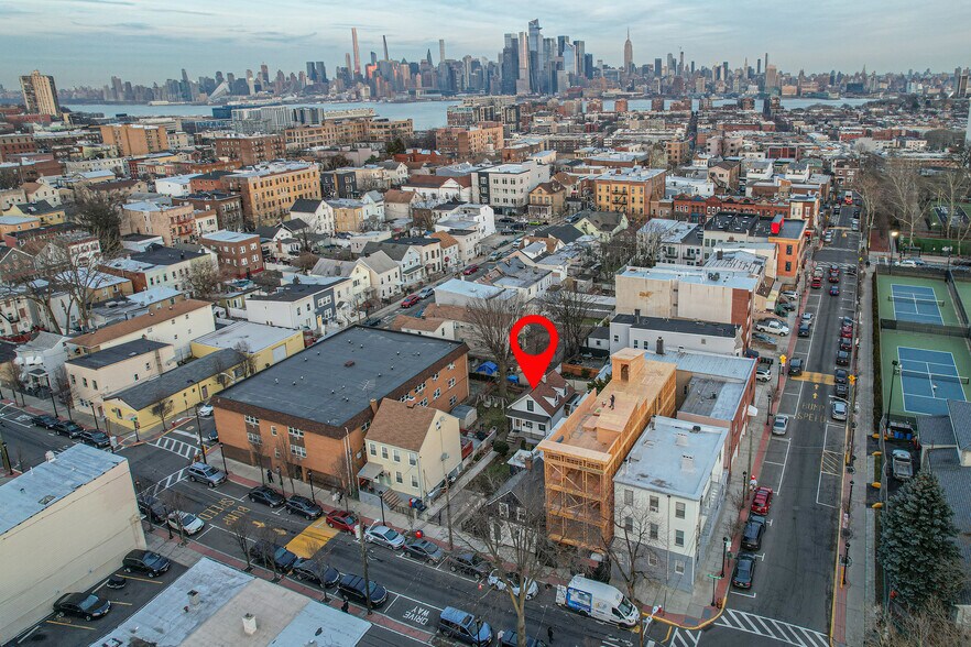 More Photos Of 206 Bergenline Ave, Union City Land For Sale
