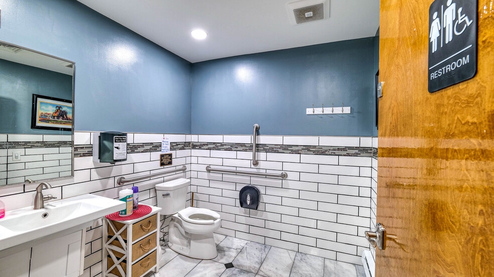 More Photos Of 301 N Dorset Ave, Ventnor City Freestanding For Sale