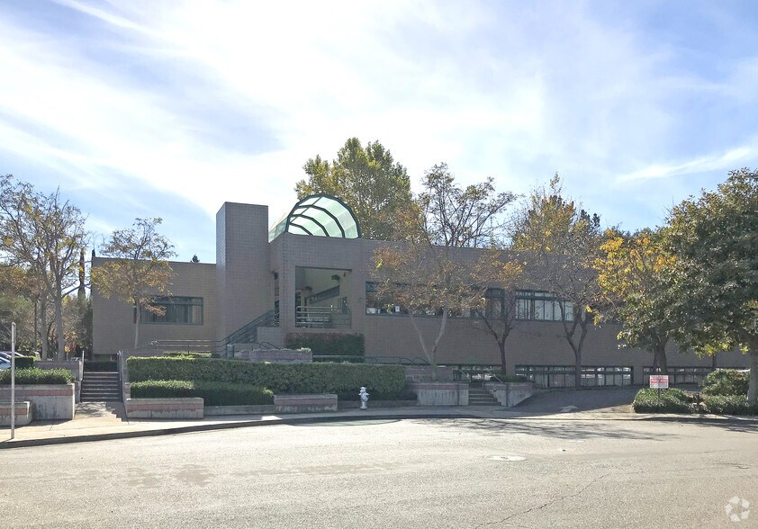 More Photos Of 525 South Dr, Mountain View Medical For Lease