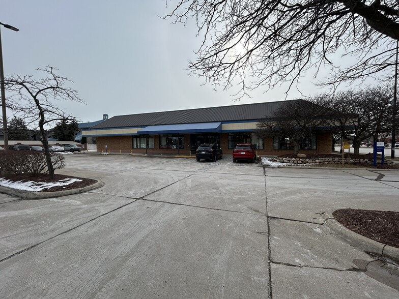 More Photos Of 3323 Biddle Ave, Wyandotte Office For Sale