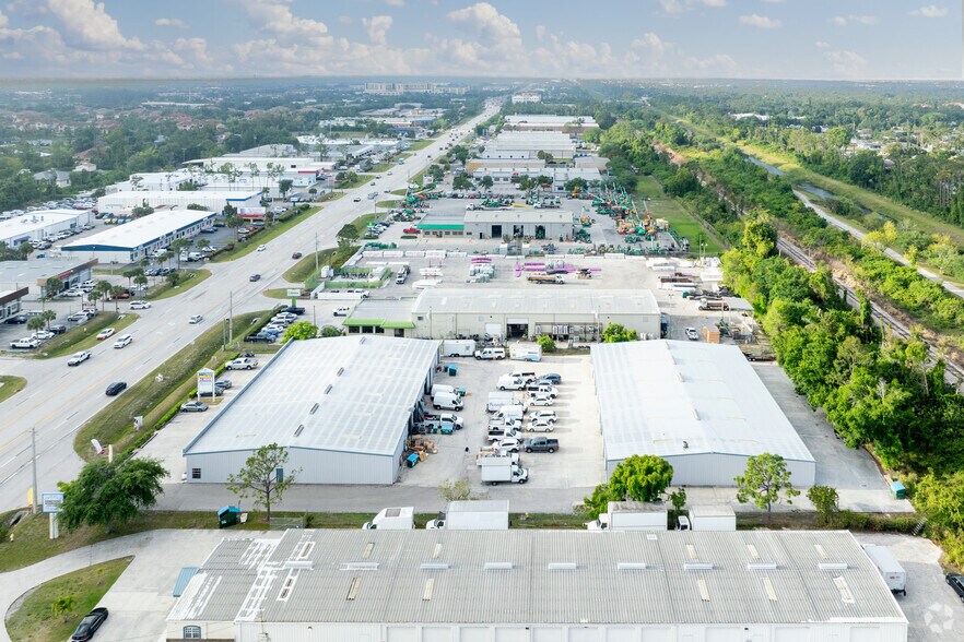 More Photos Of 12700 Metro Pky, Fort Myers Warehouse For Lease