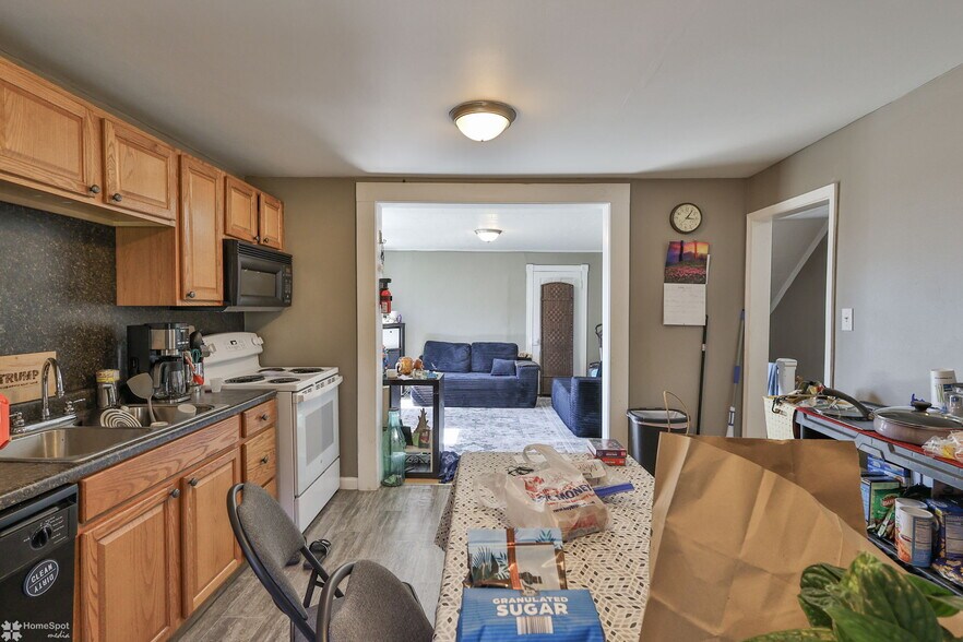 More Photos Of 302 W Abbott St, Lansford Multifamily For Sale