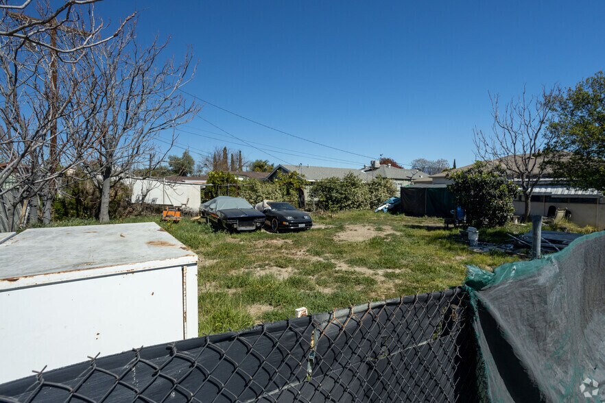 More Photos Of 6401 N Camellia Ave, North Hollywood Assisted Living For Sale