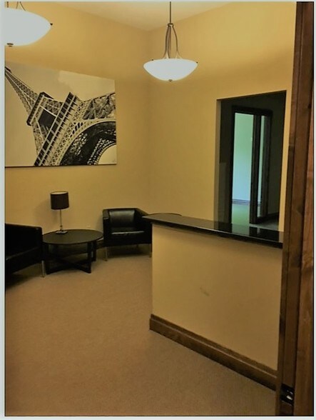 More Photos Of 8646 Eagle Creek Cir, Savage Office For Lease