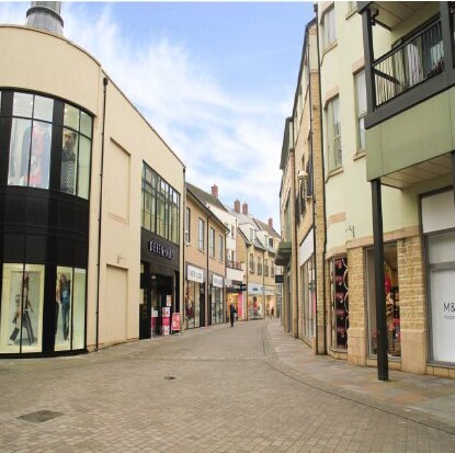 Primary Photo Of Marriotts Walk, Witney Storefront For Lease