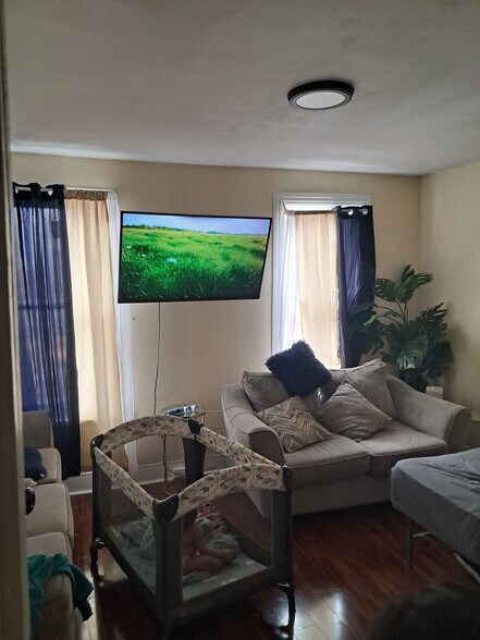 More Photos Of 23 Evergreen St, Harrisburg Apartments For Sale