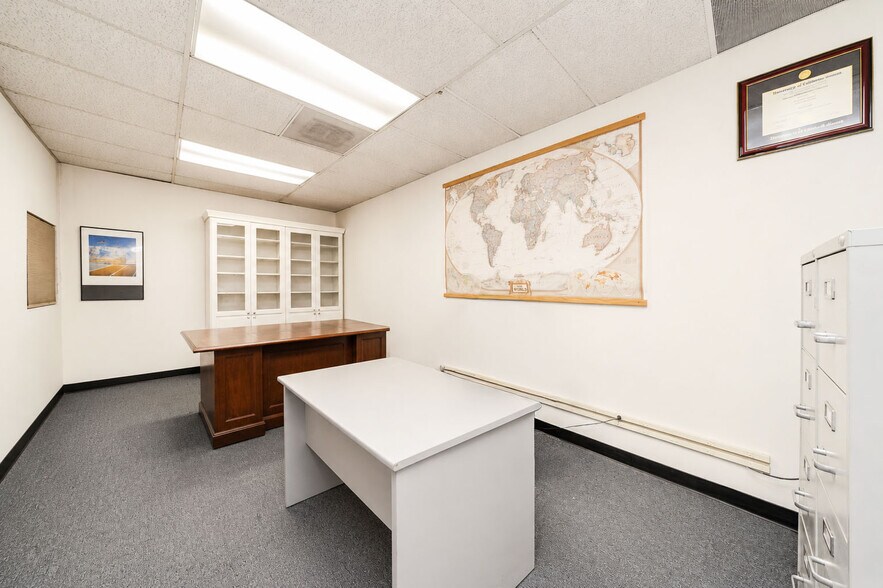 More Photos Of 6433 Alondra Blvd, Paramount Distribution For Sale
