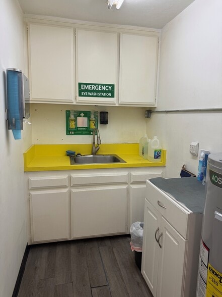 More Photos Of 5451 Laurel Canyon Blvd, Valley Village Medical For Lease