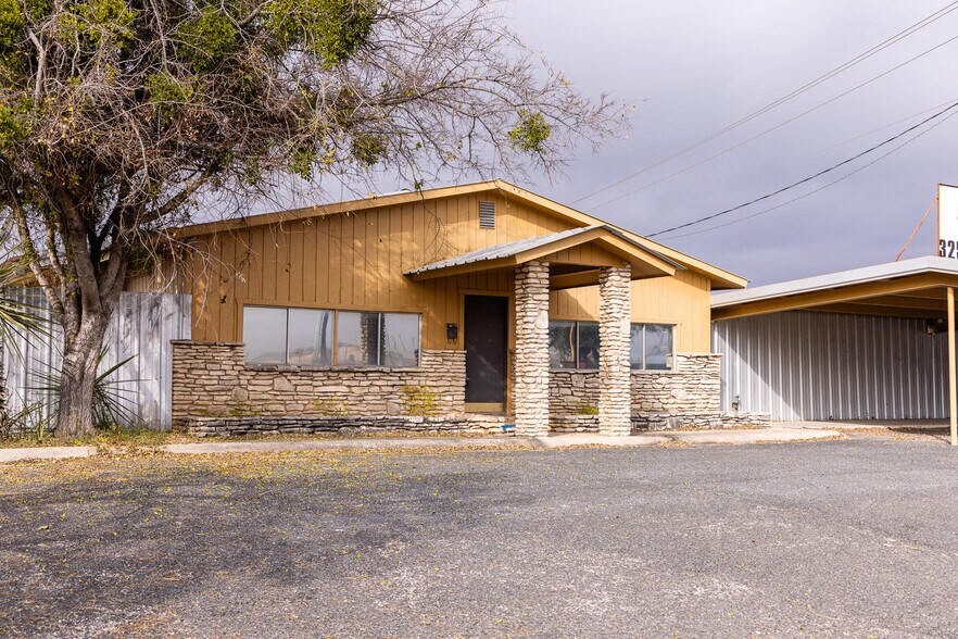 More Photos Of 545 N US-83, Junction Land For Sale