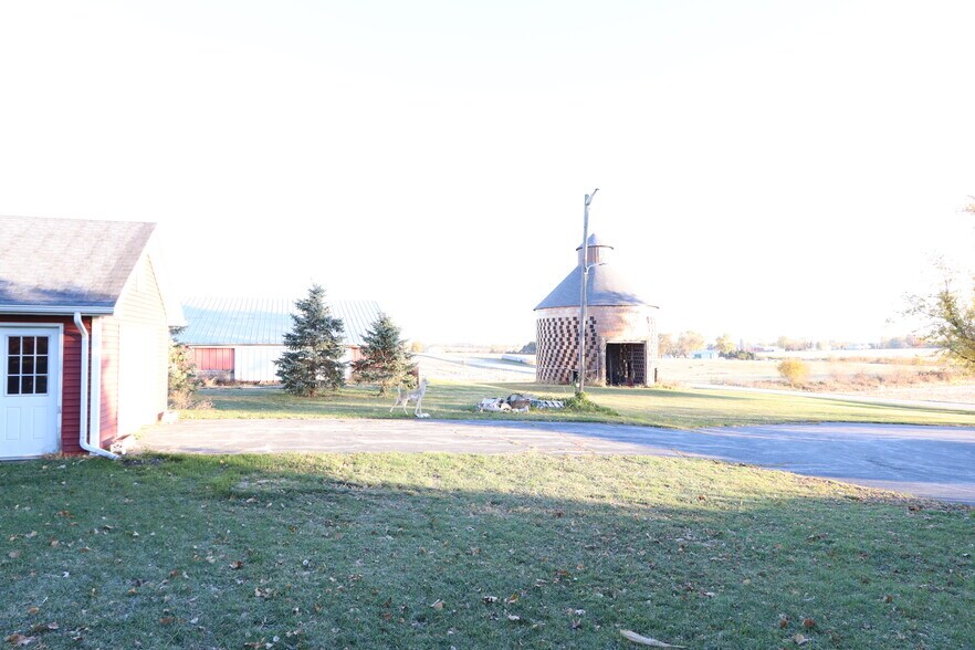 More Photos Of 10210 N 16750E Rd, Grant Park Specialty For Sale