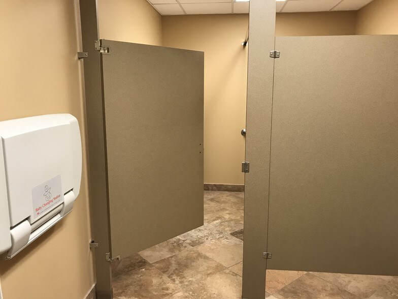 More Photos Of 2990 Gulf Breeze Pky, Gulf Breeze Medical For Lease