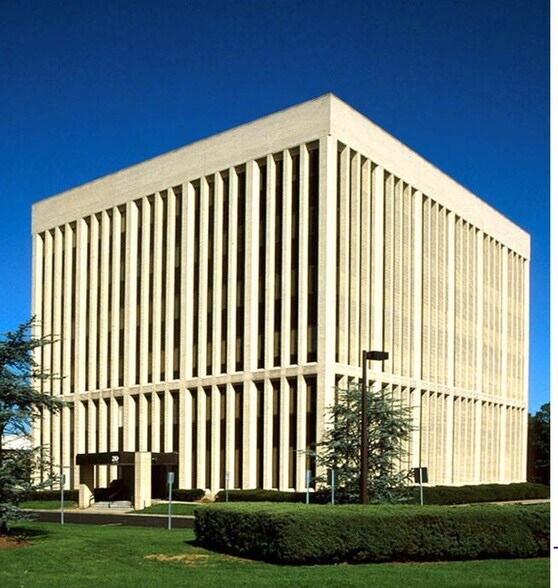 More Photos Of 20 Squadron Blvd, New City Office For Lease
