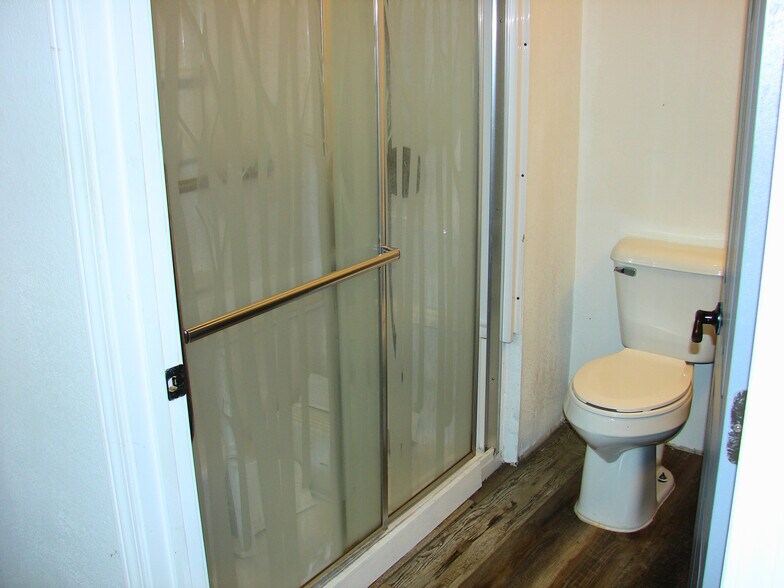 More Photos Of 715 W Broadway St, Sparta Apartments For Sale