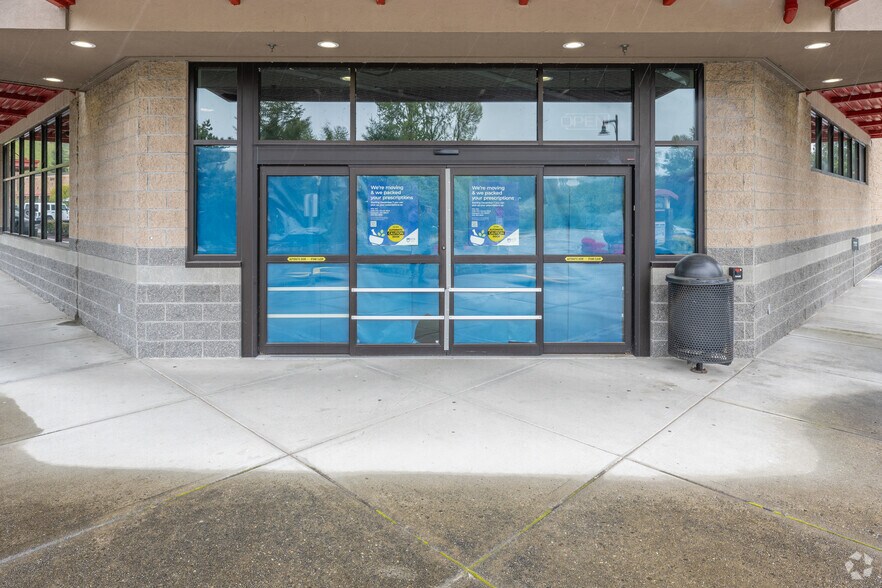 More Photos Of 5700 E Lake Sammamish Pky SE, Issaquah General Retail For Lease
