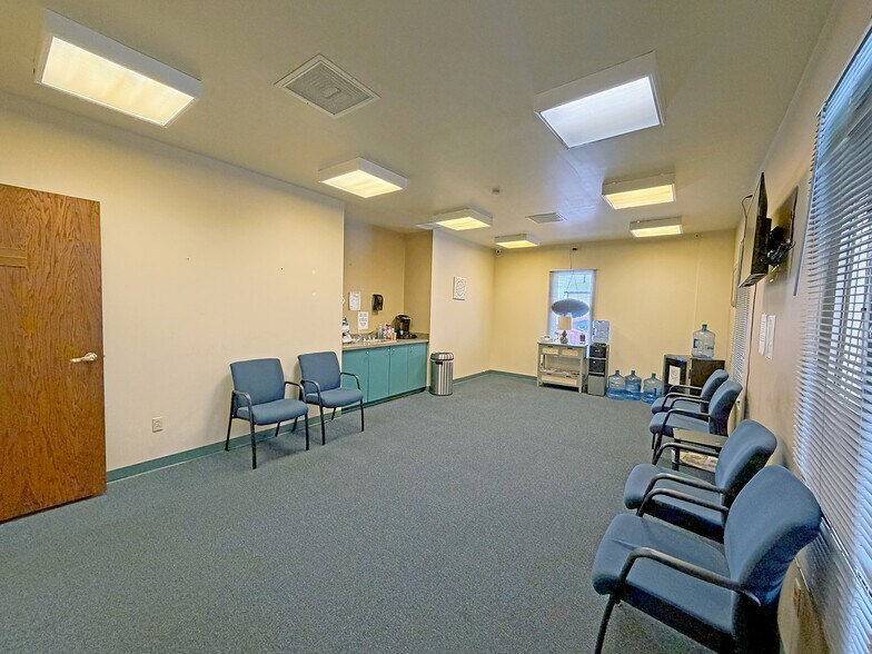 More Photos Of 211 Madison Ave, Wood River Office For Sale