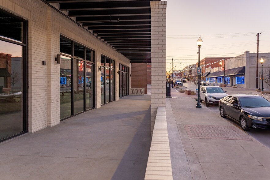 More Photos Of 101 S Chestnut St, McKinney Restaurant For Lease