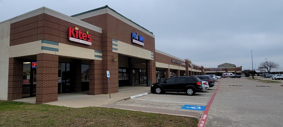 More Photos Of 3930-4000 Glade Rd, Colleyville Unknown For Lease
