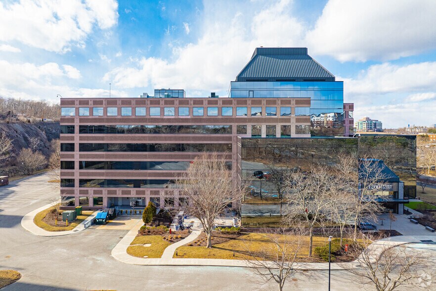 More Photos Of 1200 Crown Colony Dr, Quincy Business Park For Lease