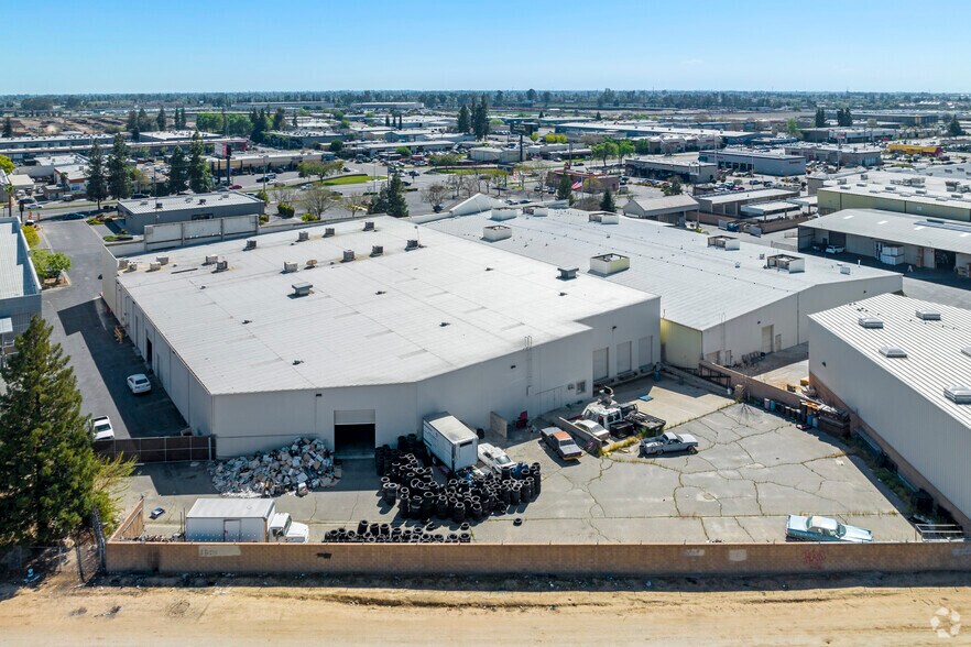 More Photos Of 4224 W Shaw Ave, Fresno Freestanding For Lease
