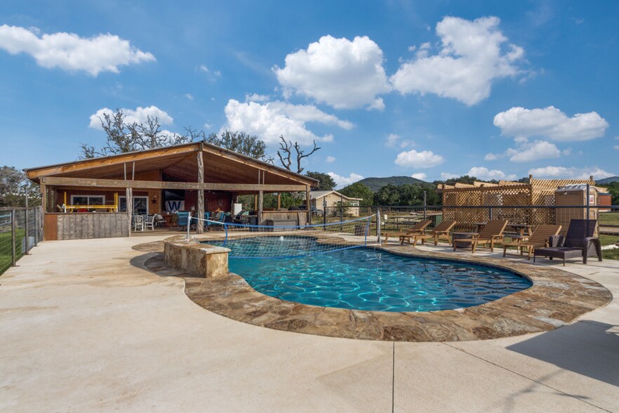 More Photos Of 8141-8161 Tx 16 Hwy, Pipe Creek Storefront Retail Residential For Sale
